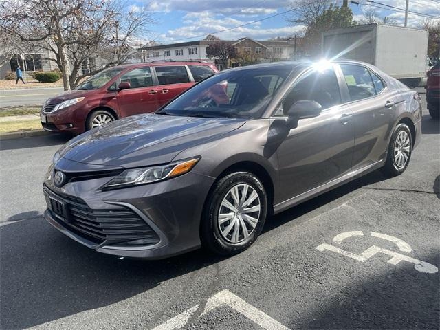 2023 toyota camry hybrid le