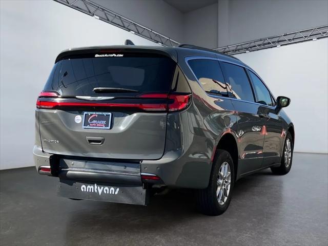 2022 chrysler pacifica touring l