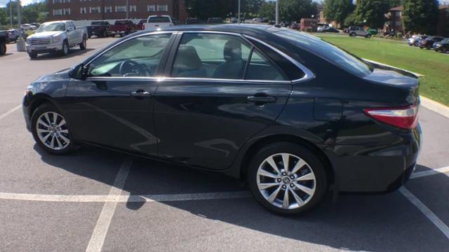 2017 toyota camry xle