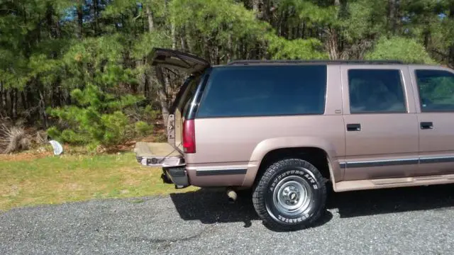 1994 chevrolet suburban 2500 diesel 4x4 low miles nice truck