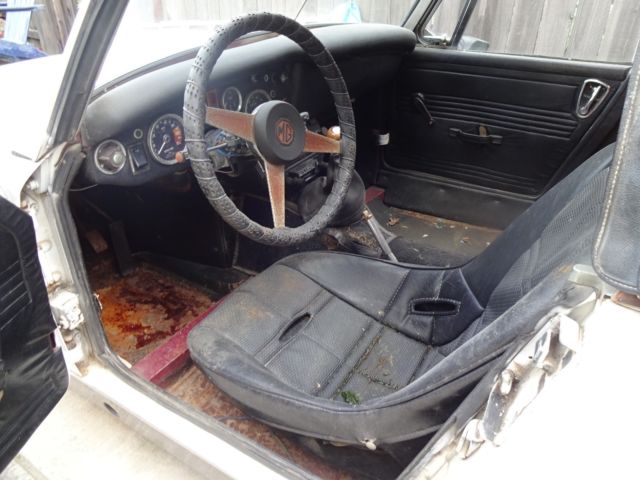 1974 mg midget project car or parts rust motor turns torn top has ca title