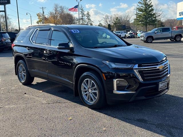 2023 chevrolet traverse lt cloth