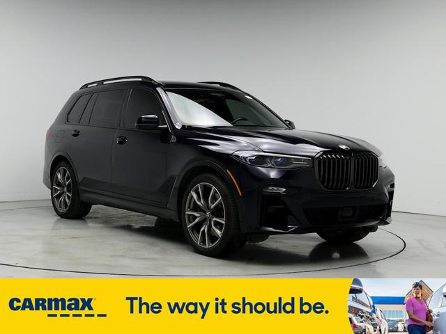 2022 bmw x7 m50i