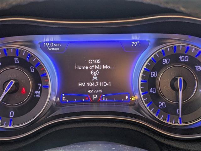2019 chrysler 300 touring
