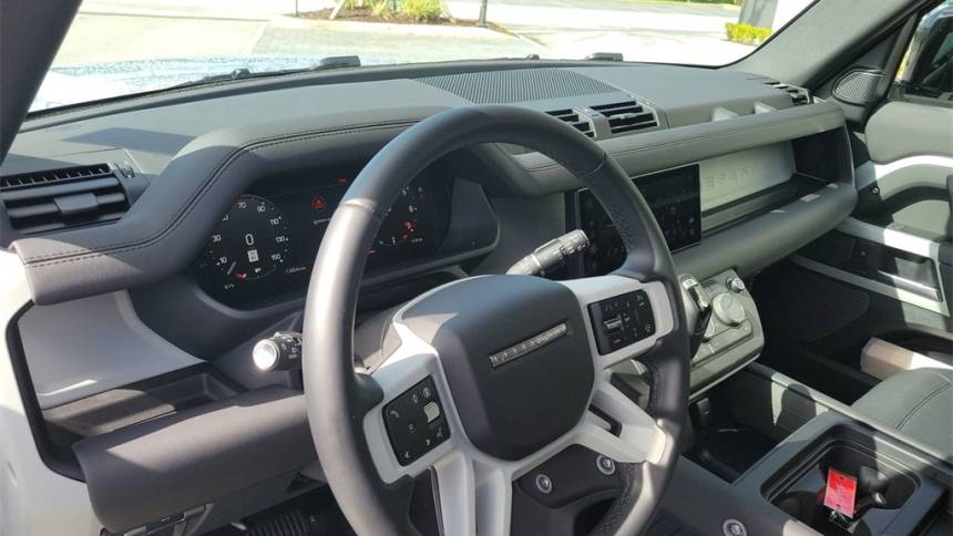 2024 land rover defender 110 p300 s