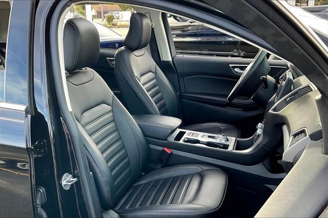 2022 ford edge sel