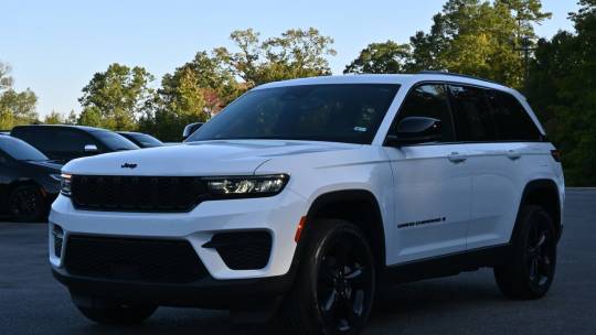 2023 Jeep Grand Cherokee altitude