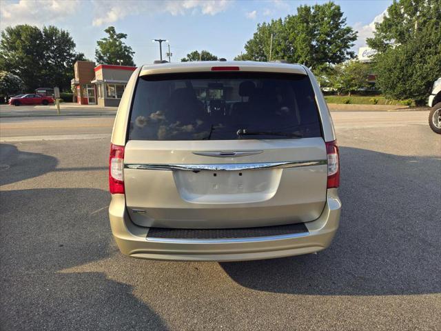 2016 chrysler town & country touring