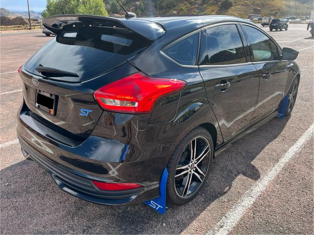 2018 ford focus st base
