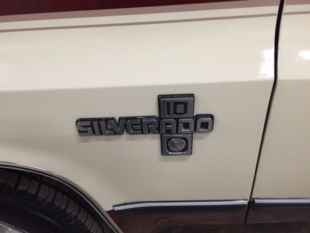 1983 chevrolet c10 silverado standard cab pickup 2-door 5.0l