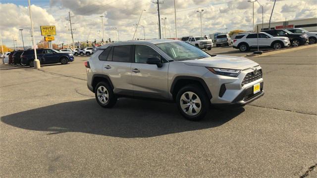 2023 toyota rav4 le