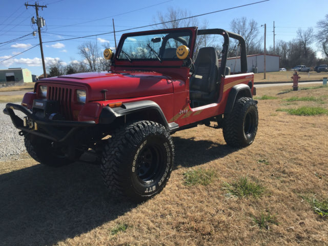 jeep wrangler 4x4 daily driver with 350 chevy v8, automatic 700r4 tranny, np231