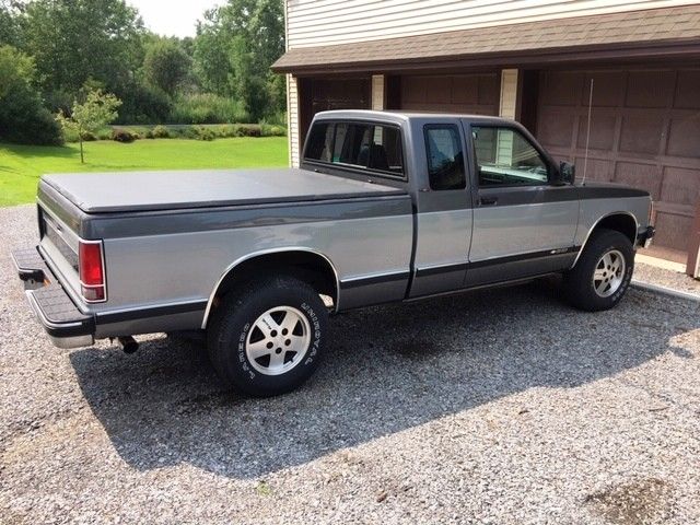 1991 chevy pickup extended cap s10 4x4 s-10