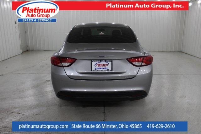 2015 chrysler 200 lx