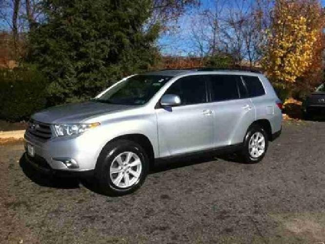 2011 toyota highlander base in york, pa