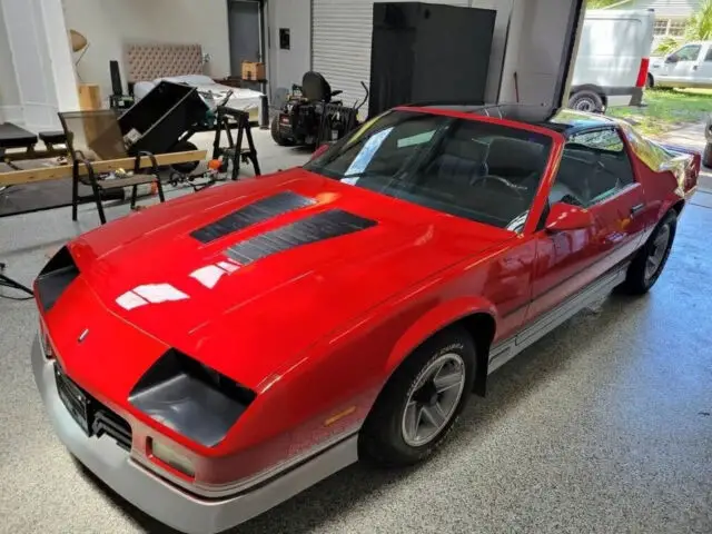1985 chevrolet camaro z28 automatic 5l v8 16v rwd hatchback t-top 31,750 miles