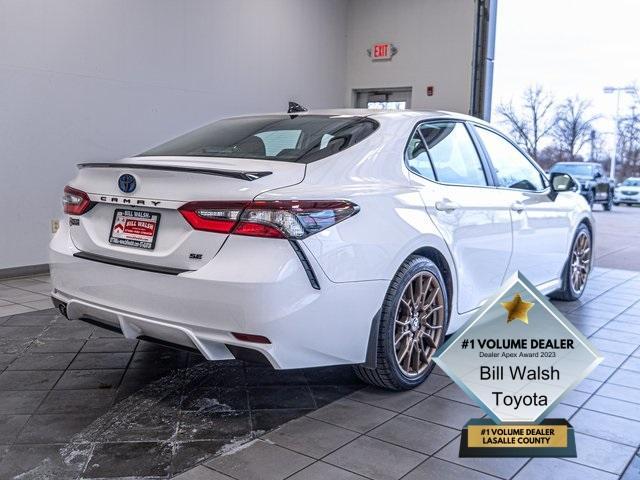 2023 toyota camry hybrid se