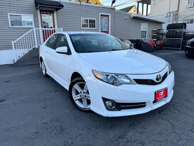 2012 toyota camry se