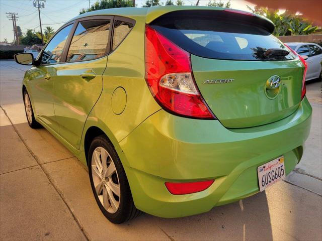 2012 hyundai accent se