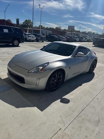 2016 nissan 370z base