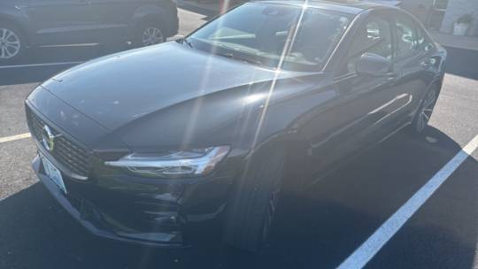 2022 volvo s60 b5 momentum