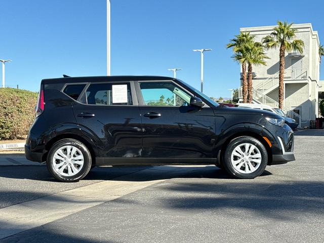 2023 kia soul lx
