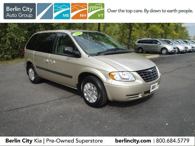 2006 chrysler town & country base for sale in williston, vermont