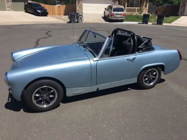 absolutely stunning 1970 mg midget convertible!