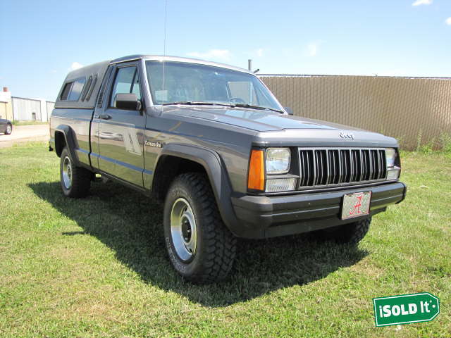 1989 jeep comanche 5 speed 4ltr inline 6cy 4wd pick-up truck w/topper all orig