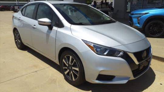 2021 nissan versa sv