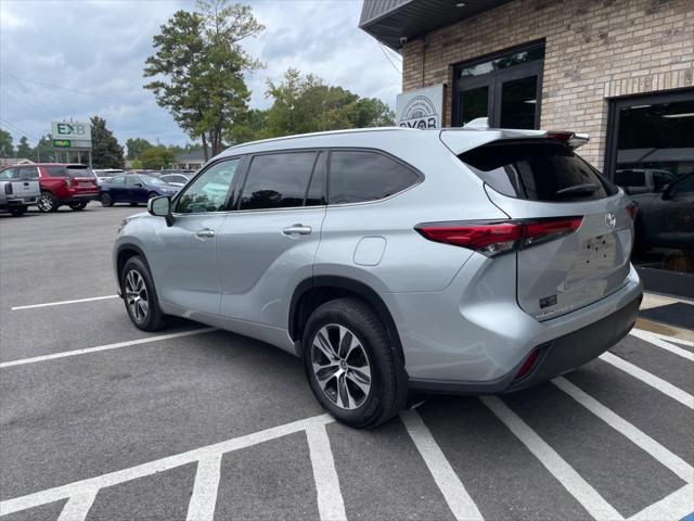 2021 toyota highlander xle