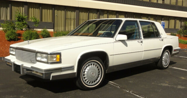 1987 cadillac fleetwood sixty special white low miles rare l@@k !!!!