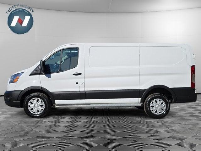2022 ford transit-250 base