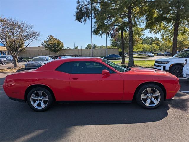 2016 dodge challenger sxt