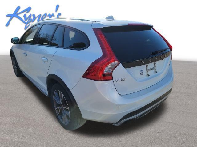 2018 volvo v60 cross country t5