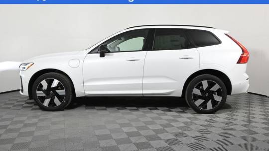2024 Volvo XC60 t8 plus dark theme