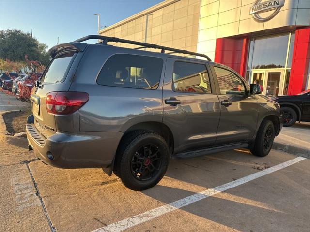 2022 toyota sequoia base