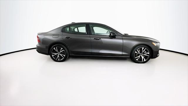 2024 volvo s60 b5 core dark theme
