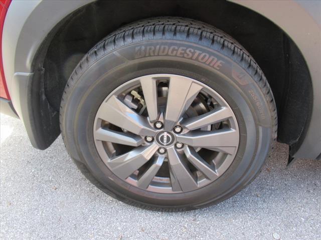 2022 nissan pathfinder sv