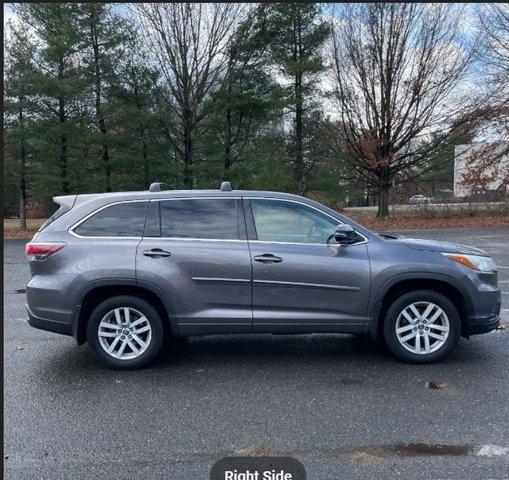 2016 toyota highlander le