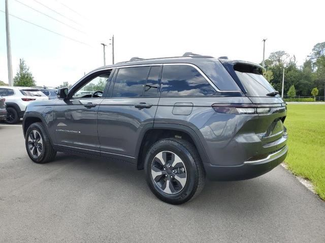 2022 jeep grand cherokee 4xe base