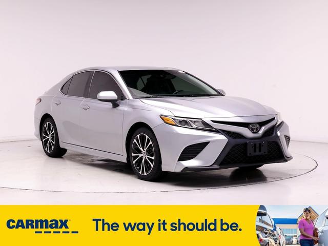 2018 toyota camry se
