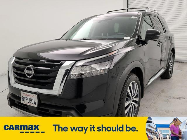 2022 nissan pathfinder platinum