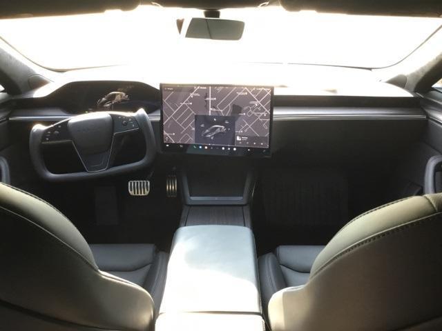2022 tesla model s base