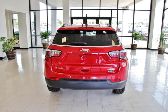 new 2019 jeep compass 4wd latitude hopkinsville, ky 42240 for sale in hopkinsville, kentucky