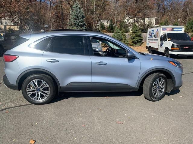 2022 ford escape sel