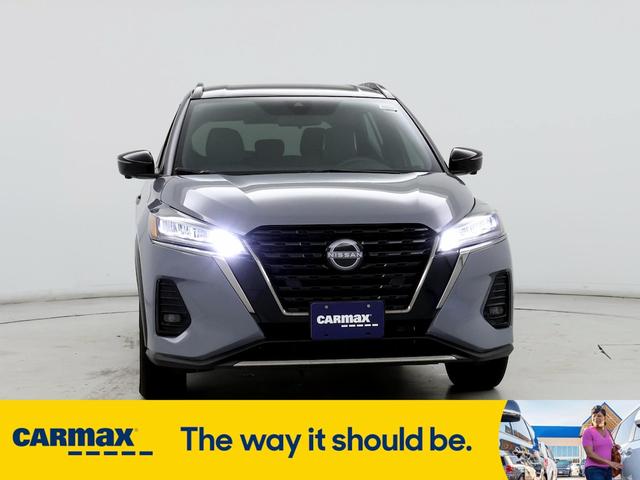 2023 nissan kicks sr