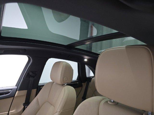 2019 porsche macan base