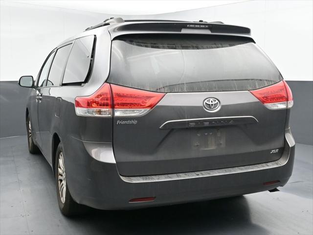2011 toyota sienna xle