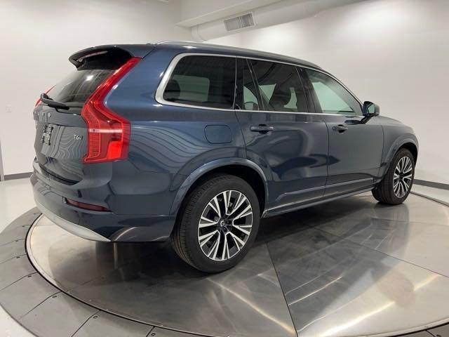 2022 volvo xc90 t6 momentum 6 passenger